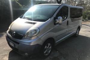 Opel Vivaro 2.5 CDTI Easytronic Fap 8 POSTI Gancio