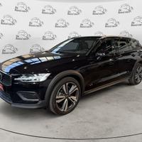 Volvo V60 Cross Country B4 (d) AWD automatico