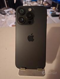 Iphone 15 Pro in vetrina TOTALMENTE ORIGINALE 