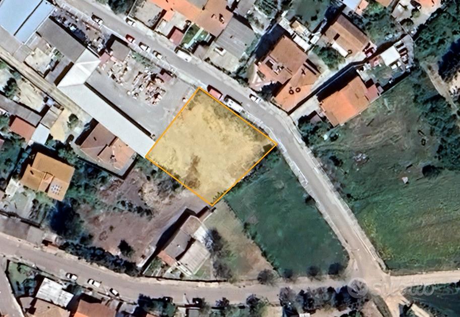 Terreno Edificabile Frazionabile in Due Lotti - Vista 2