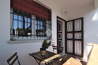 3 LOCALI A COMACCHIO