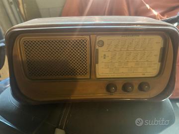 Radio d’epoca vintage anni 60/70 discreta