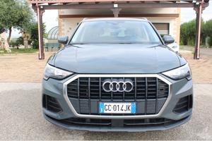 AUDI Q3 35 TDI S tronic Business