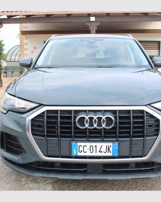 AUDI Q3 35 TDI S tronic Business