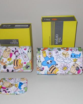 CARPISA set Coppia Portafogli/Borsello, NUOVI!