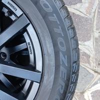 Cerchi in lega con gomme per Mazda 