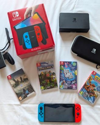Nintendo Switch Oled + Custodia + 4 giochi 