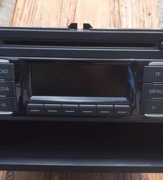 Stereo volkswagen polo