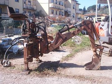 Braccio retro-escavatore usato DALLA BONA