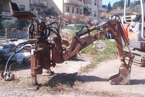 Braccio retro-escavatore usato DALLA BONA