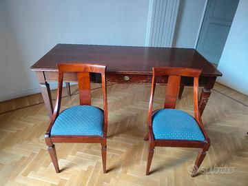 scrivania e sedile da ufficio/casa