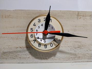 Orologio Da Parete O Da Appoggio 