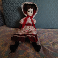 Bambola in ceramica da collezione