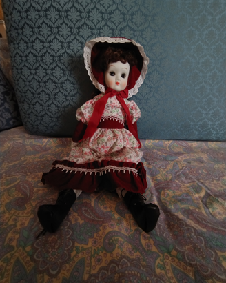 Bambola in ceramica da collezione