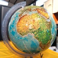 Mappamondo 30cm. illuminato con rilievi