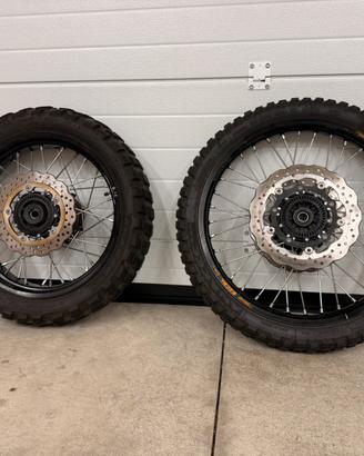Cerchi Tubeless Yamaha Tenere 700 con dischi freno