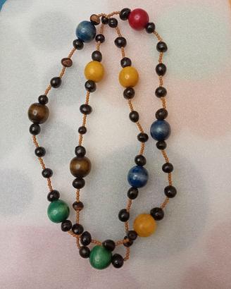 Collana lunga etnica e artigianale in legno e semi