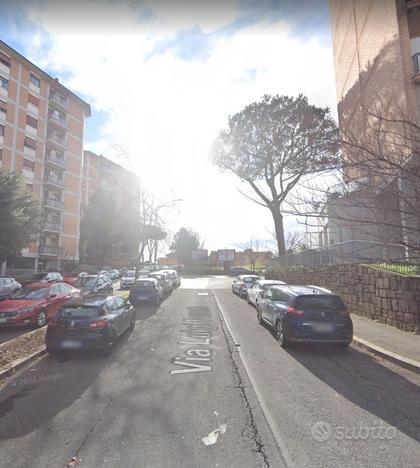 Torre spaccata singola con balcone