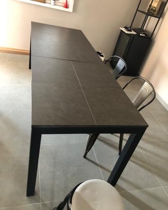 Tavolo Scavolini linea “Diesel”