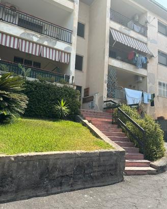 Appartamento rialzato con due spazi esterni
