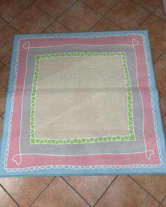Tappeto e tenda per cameretta