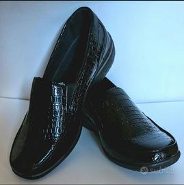 Mocassini donna vernice nera nuovi