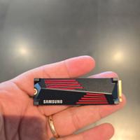 ssd 990 pro nvme con dissipatore 