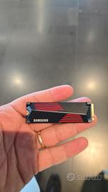 ssd 990 pro nvme con dissipatore 