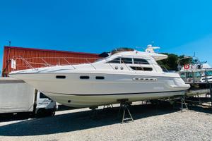 Sealine F44