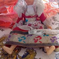 bambola in costume sardo