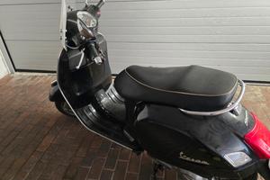 Vespa GTS 300 Super 