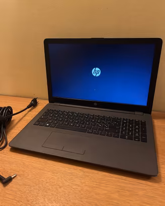 Computer portatile HP 225  con cavo