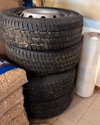4 gomme Goodride invernali + cerchi in acciaio