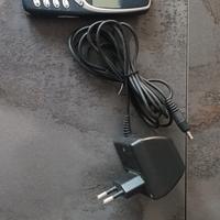 Nokia 3310 con caricatore