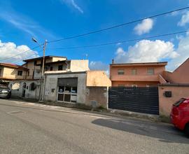 Campidanese con cortile