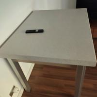 robusto tavolo da cucina 