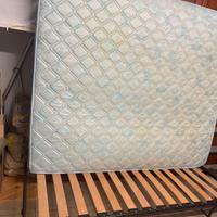 Materasso matrimoniale a molle+ rete a doghe