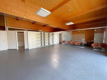 UFFICIO A PESCHIERA DEL GARDA