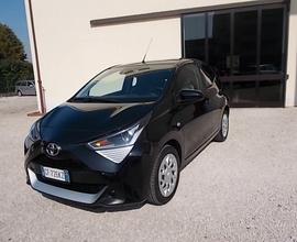 TOYOTA AYGO CONNECT 1.0 VVT-I 72 CV.5 PORTE X-COOL