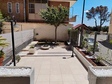 Comodo Bilocale Arredato con giardino