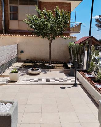 Comodo Bilocale Arredato con giardino