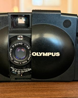 Olympus XA 2 con Flash, fotocamera analogica 35 mm