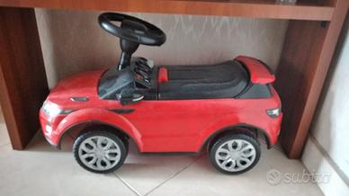 Macchinina giocattolo 