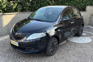 Lancia Ypsilon 1.0 FireFly 5 porte S&S Hybrid Gold