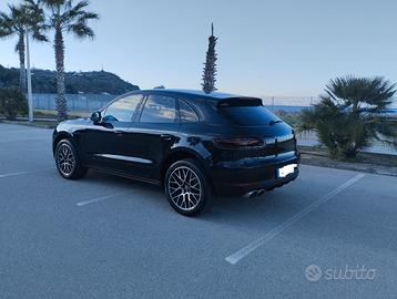 PORSCHE Macan S