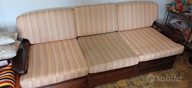 divano letto  piu due poltrone