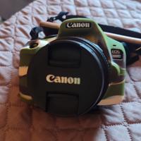 macchina fotografica reflex Canon EOS2000D