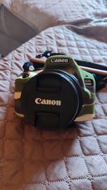 macchina fotografica reflex Canon EOS2000D