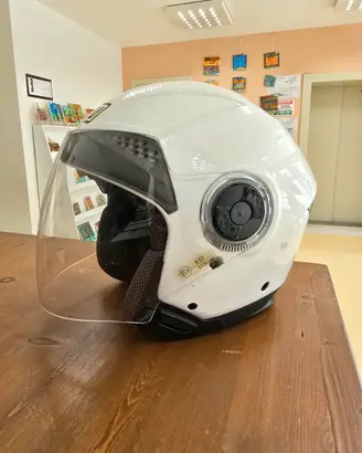 Casco jet AGV