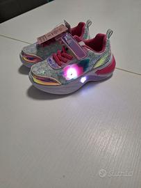 Scarpe bambina nuove numero 27 con luci